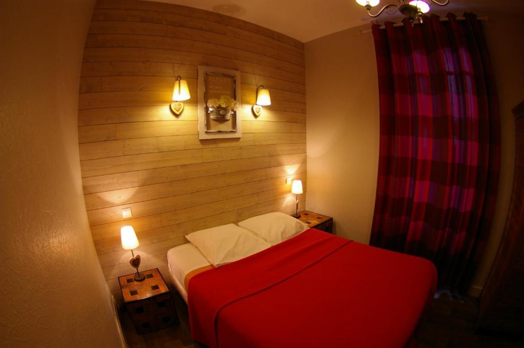 Logis Hotel Le Cheval Noir Argenton Sur Creuse Pokoj fotografie